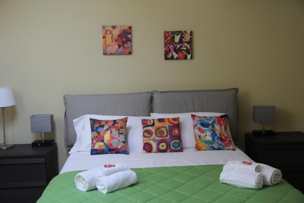 Holiday In Home Suite Archimede Catania Exterior foto